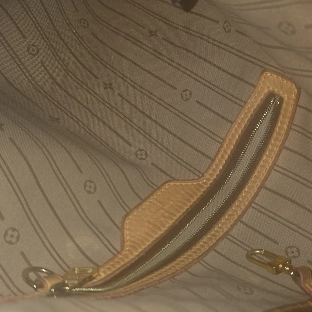 Louis Vuitton Monogram Delightful Bag in Brown and Tan Leather - Picture 3 of 14